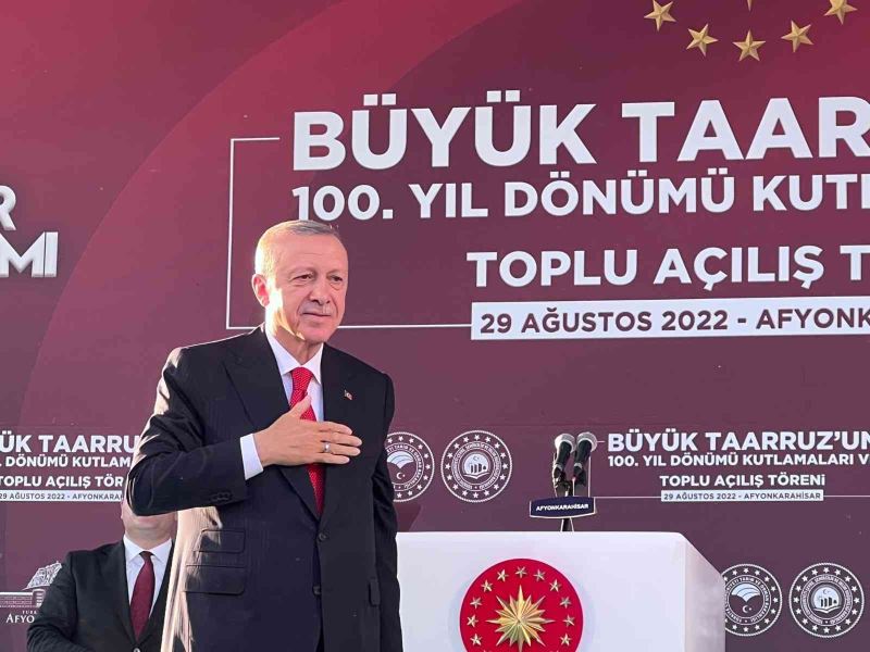 Cumhurbaşkanı Erdoğan: “Muhalefet tüm mesaisini birbirinin kuyusunu kazmaya, yalan ve iftira siyasetiyle ülkenin altını oymaya harcıyor”
