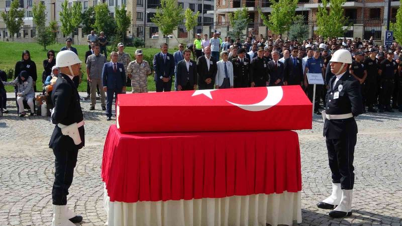 Beyin kanaması sonucu hayatını kaybeden polis memuru için tören düzenlendi
