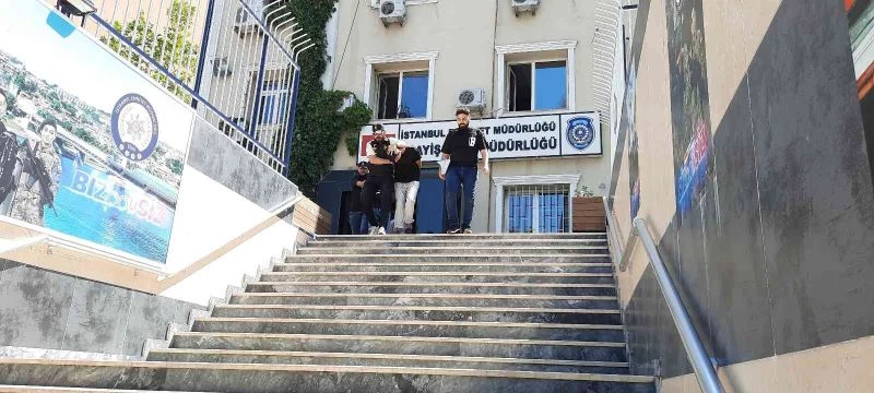 İstanbul’da aynı günde 4 işyerini soydular: Hırsızlık anları kameraya yansıdı
