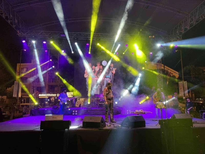 Retrobüs Düzcelileri geçmişe götürdü
