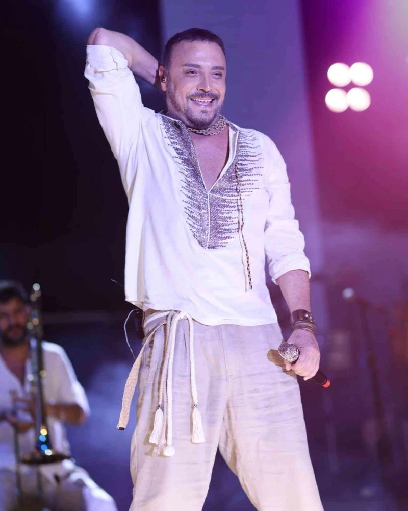 Ünlü sanatçı Cenk Eren 