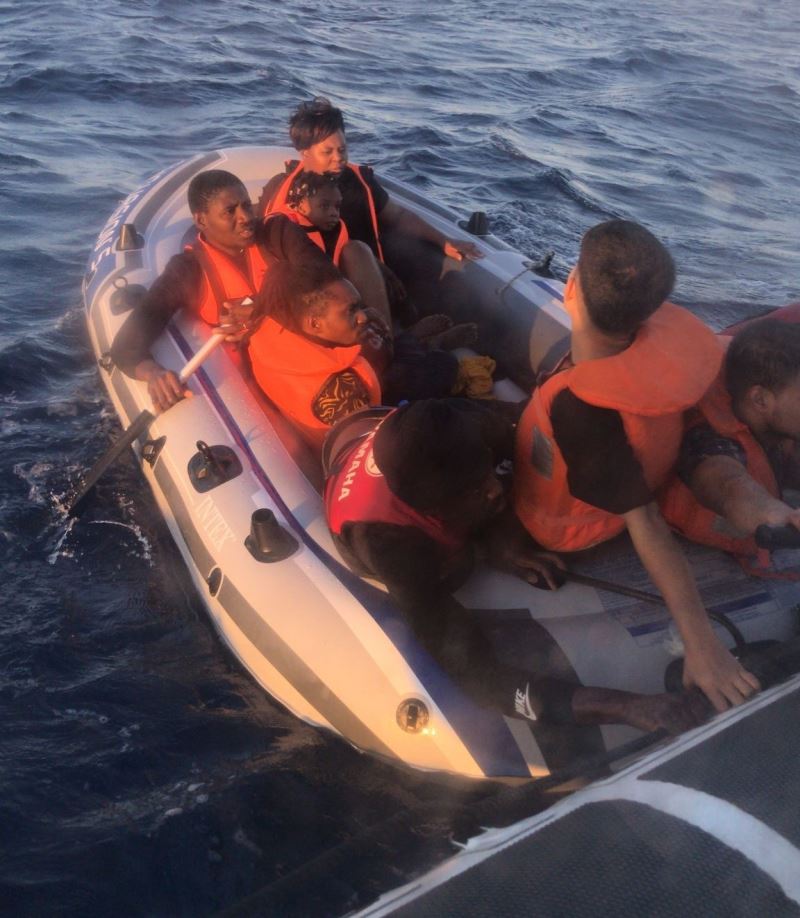 Yunanistan unsurlarının geri ittiği göçmenler kurtarıldı
