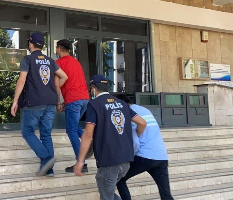 Kesinleşmiş hapis cezaları bulunan 2 hükümlü yakalandı
