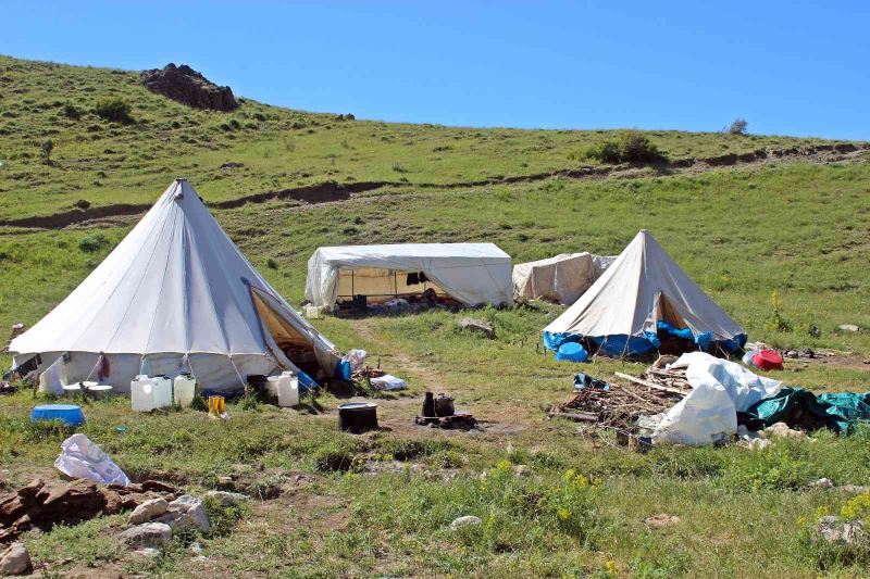 Erzincanlı göçerlerin yayla hayatı
