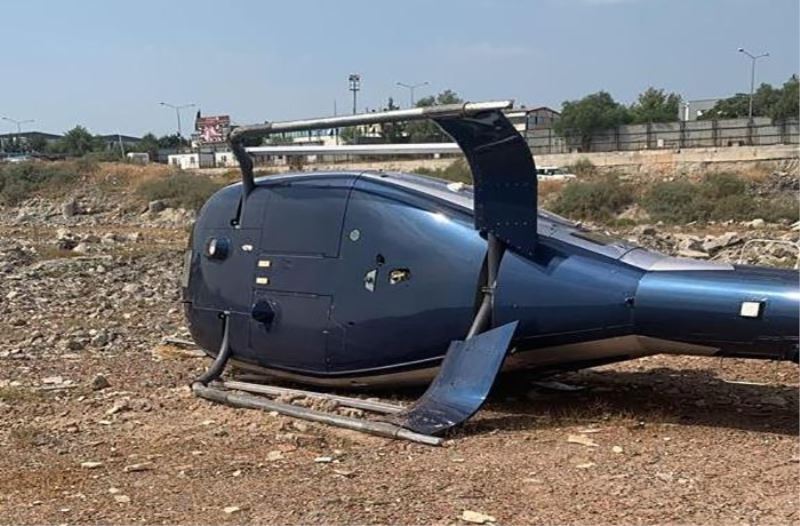 İzmir’in Çiğli ilçesinde sivil bir helikopter kalkış esnasında yan yattı. İhbar üzerine olay yerine çok sayıda sağlık, itfaiye ve polis ekibi sevk edildi.
