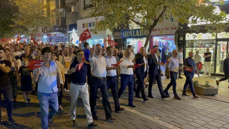 Çaycuma’da yoğun katılımın olduğu fener alayı yaşandı
