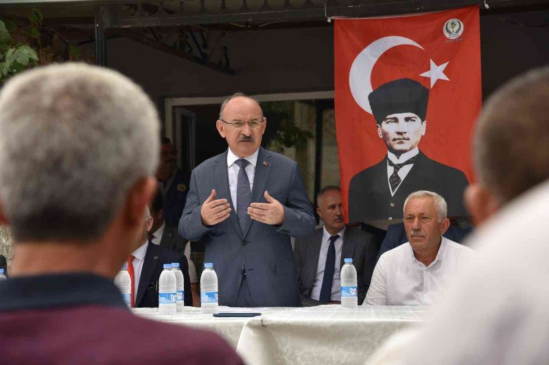 Saruhanlılı vatandaşlar sorun ve isteklerini Vali Karadeniz’e anlattı
