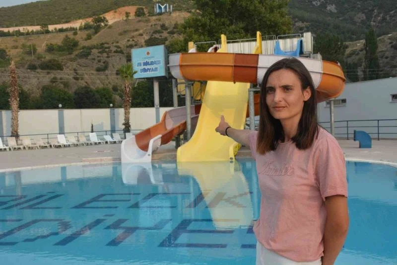 8 yaşındaki çocuğu hayata döndüren cankurtaran, olay sonrası gözyaşlarına hakim olamadı
