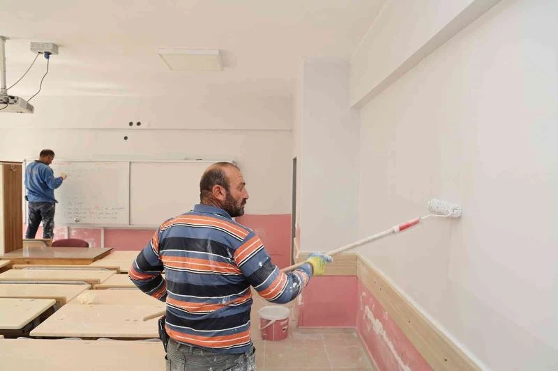 Talas’ın okullarına 2 milyon liralık bakım onarım
