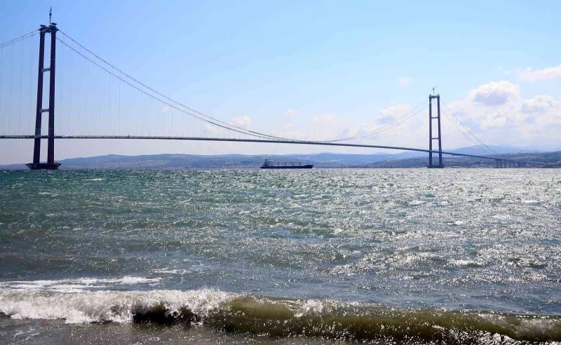 Ukrayna’dan yola çıkan Kuru yük gemisi ‘Razoni’ Çanakkale Boğazı’ndan geçti
