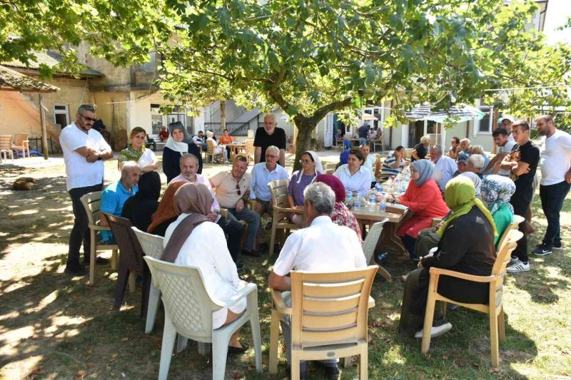 AK Parti heyeti Akçakoca’da vatandaşı dinledi
