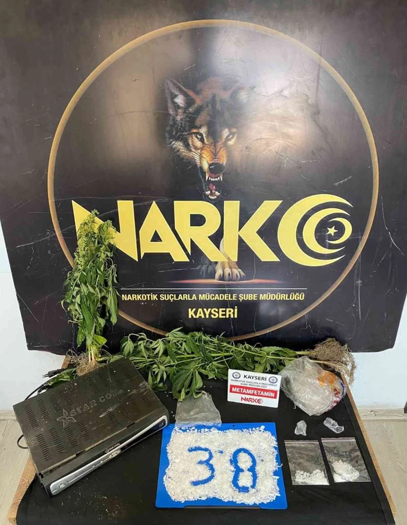 Uyuşturucuyu uydu alıcısı içinde saklayarak kaçmaya çalışan şüpheli yakalandı
