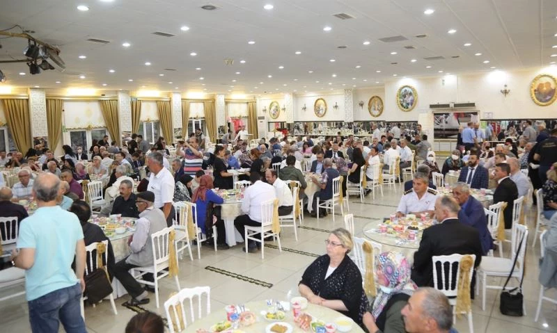 Vali ve milletvekilleri Muharrem orucu iftarına konuk oldu
