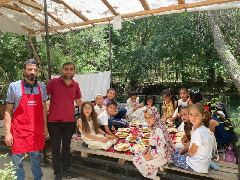 Sıcaklardan bunalan vatandaşlar Yeşilsu’ya akın ediyor
