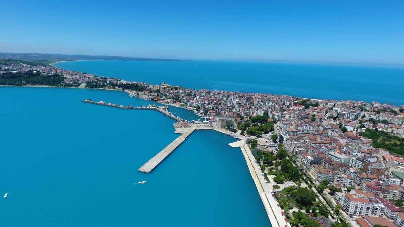 Karadeniz’e 175 kilometre kıyısı olan Sinop plajları ile dikkat çekiyor
