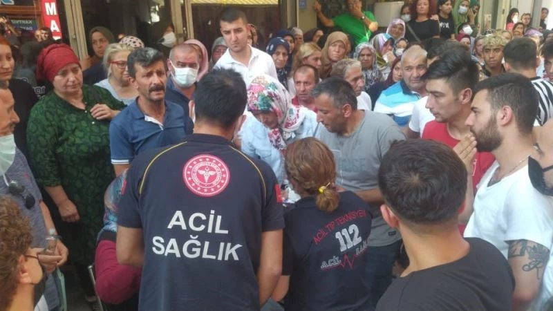 Komşusunun boğazını keserek öldüren genç yakalandı
