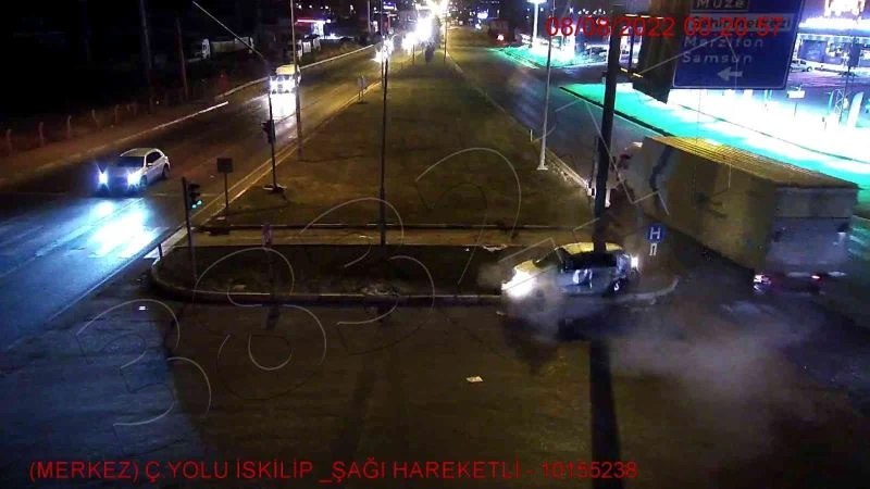 Anne ve bebeğinin hayatını kaybettiği feci kaza güvenlik kamerasında
