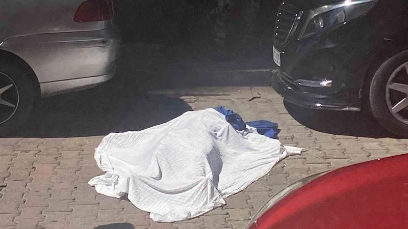 İstanbul’da feci ölüm: Cam silerken düşüp öldü, kocasının son bakışı yürekleri dağladı
