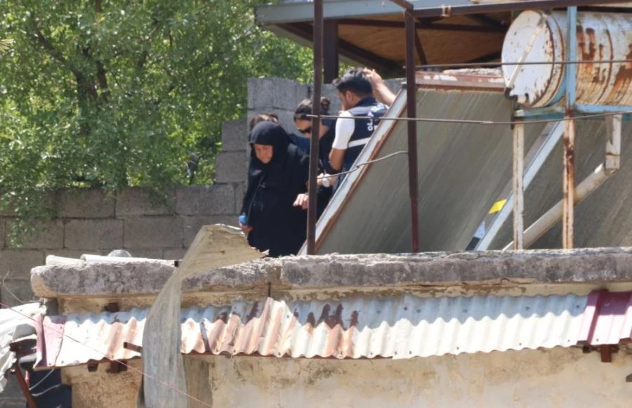 Kocasını tüfekle kızını zehirleyerek öldürmüş