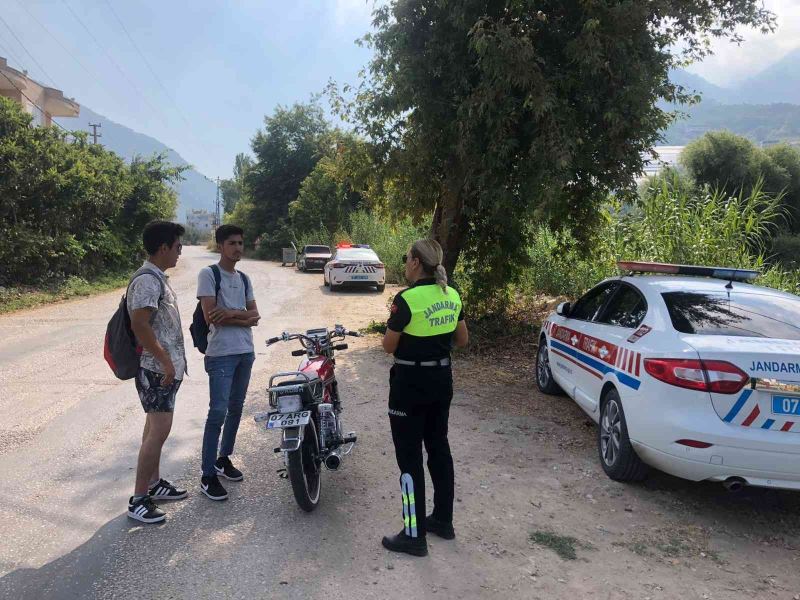 Antalya’da motosiklet denetimi: 320 sürücüye 260 bin TL ceza
