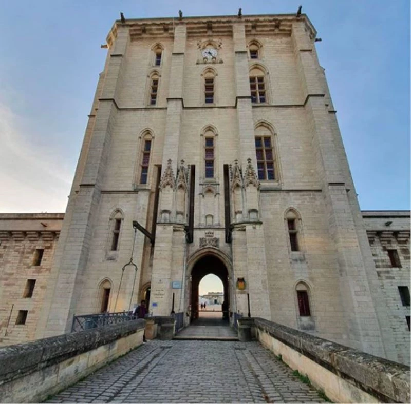 Fransa, Vincennes Şatosu’nu Rus vatandaşların ziyaret etmesini yasakladı
