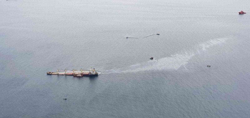 Cebelitarık Körfezi yakınlarında karaya oturan gemide yakıt sızıntısı
