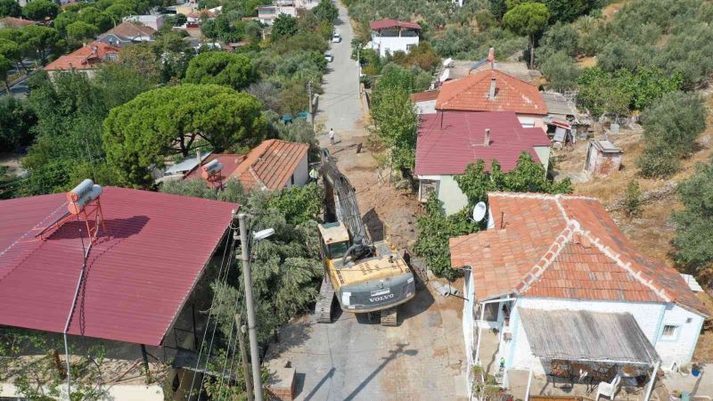 ASKİ, Söke Güllübahçe’de kanalizasyon altyapı çalışmalarına devam ediyor
