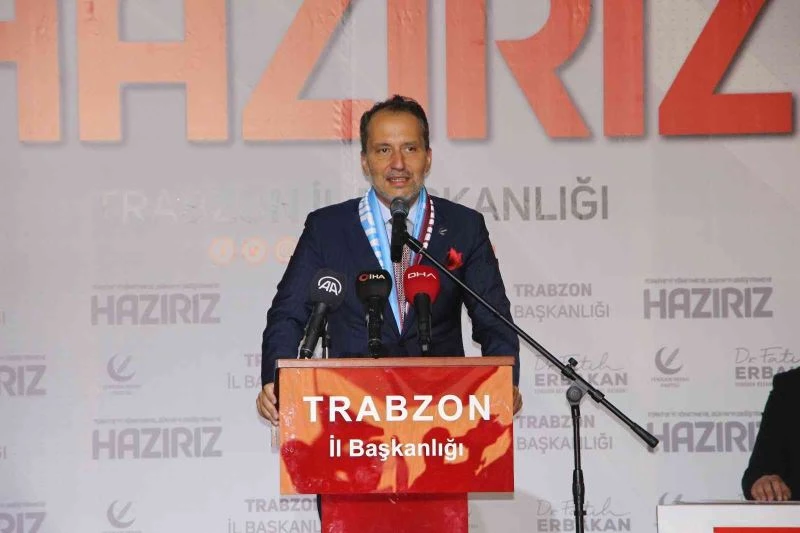 Fatih Erbakan: “Toplanıyorlar, fotoğraf çektiriyorlar, yiyorlar içiyorlar ve dağılıyorlar; manzara bu”