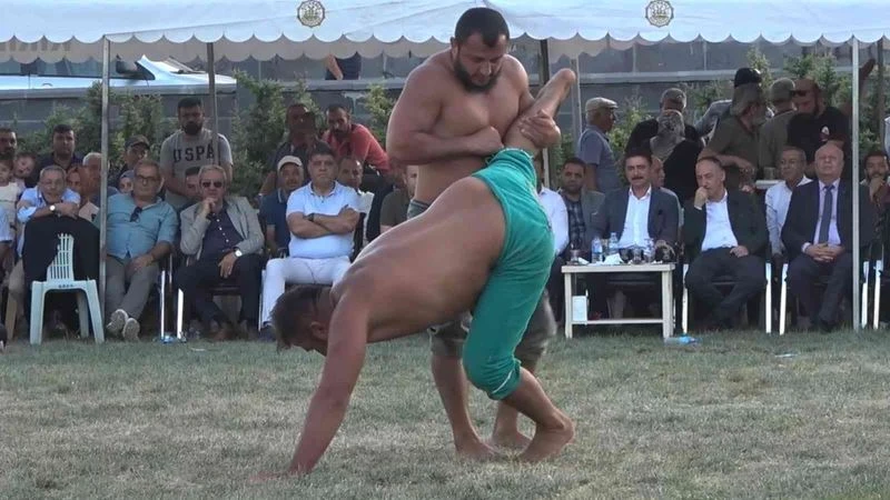 Kırıkkale’de başpehlivan Osman Aynur oldu