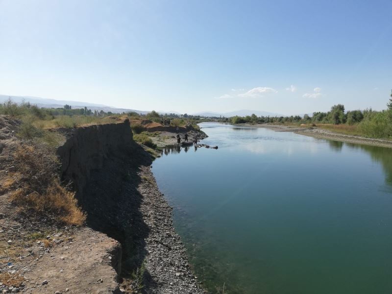 Boğulma tehlikesi geçirdi, masajla kalbi yeniden çalıştırıldı
