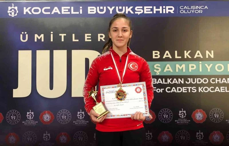 Manisa BBSK’lı judoculardan büyük başarı