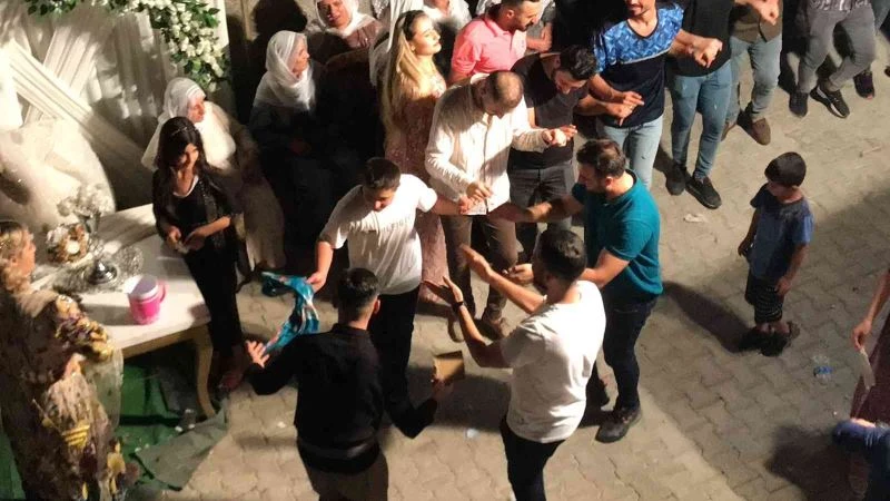 Down Sendromlu halay başını alınca sanatçı coştu
