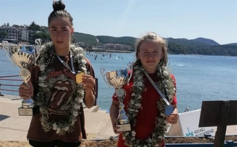 Uluslararası Yüzme Şampiyonasında Malatyalı 2 sporcudan başarı
