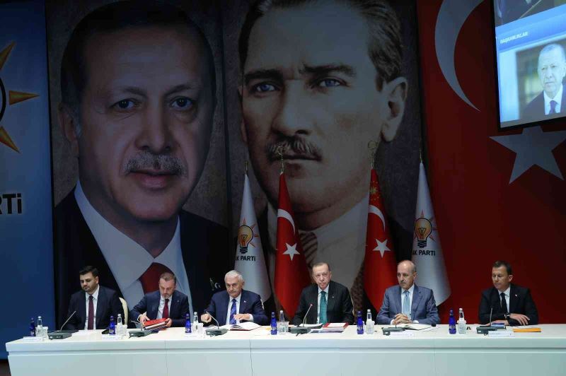 AK Parti MKYK’sı, Cumhurbaşkanı ve AK Parti Genel Başkanı Recep Tayyip Erdoğan başkanlığında parti genel merkezinde toplandı.
