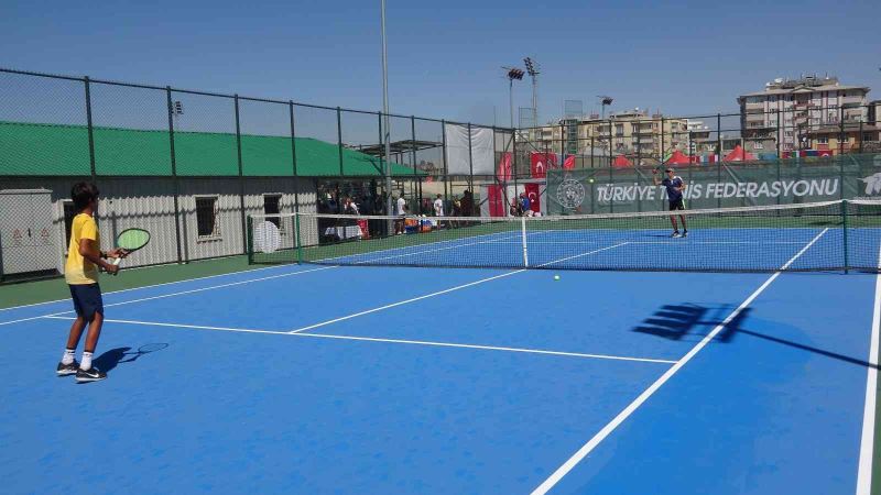 Van’da ’Akdamar Cup Uluslararası Tenis Turnuvası’ başladı
