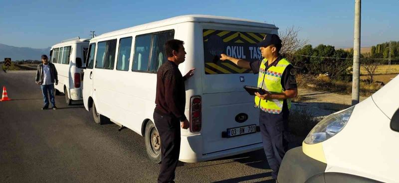 Jandarmadan öğrencileri servislerine yönelik denetim
