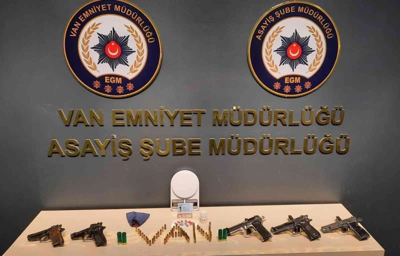 Van’da değişik suçların faili oldukları iddiasıyla 4 kişi tutuklandı
