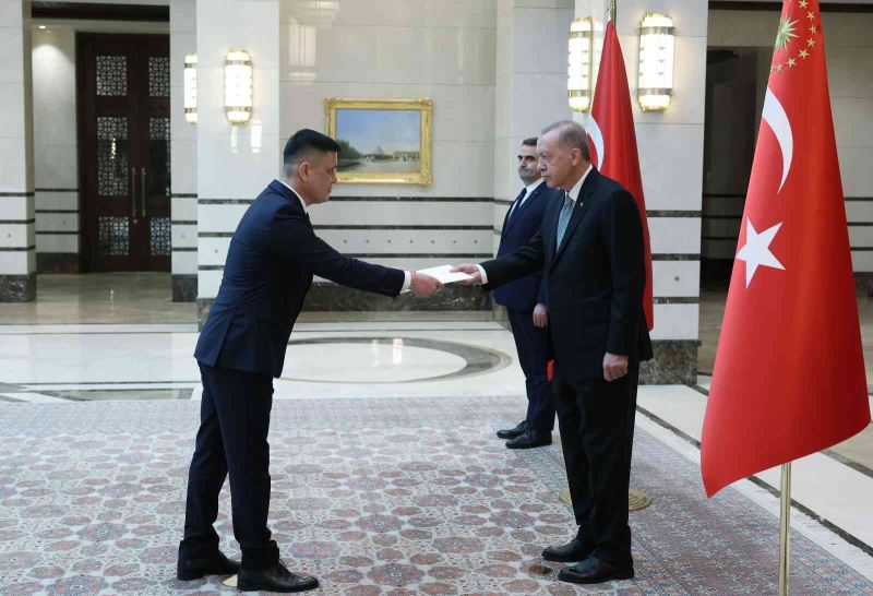 Cumhurbaşkanı Erdoğan, Türkmenistan Büyükelçisi Ishanguliyev’i kabul etti
