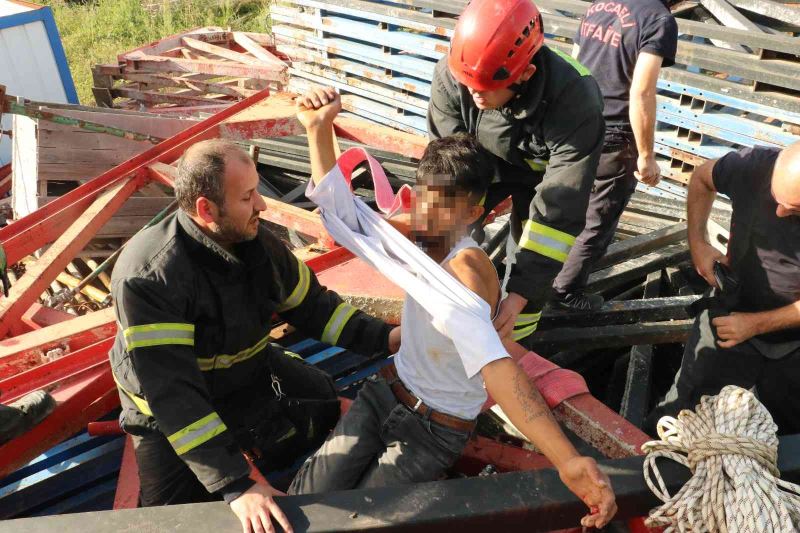 İskele demirlerini çalmak istedi, bin pişman oldu
