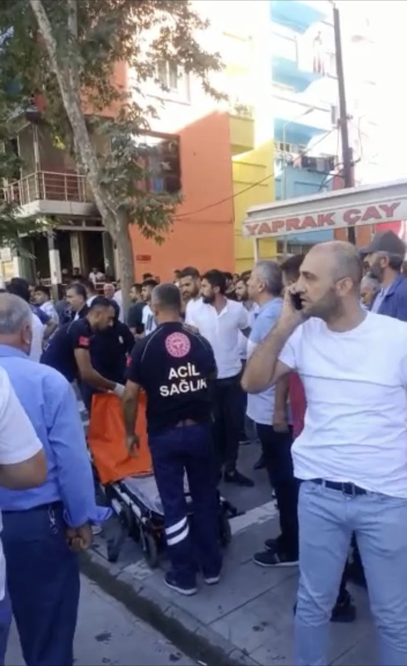 Bekçiye bıçakla saldırmaya çalıştı, bacağından vurularak etkisiz hale getirildi
