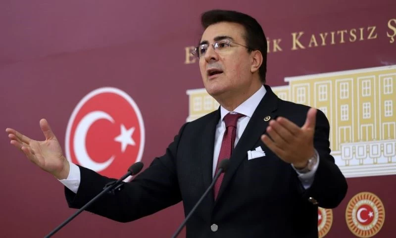 Aydemir: ‘Yaşasın Türkiye. Yaşasın Azerbaycan’
