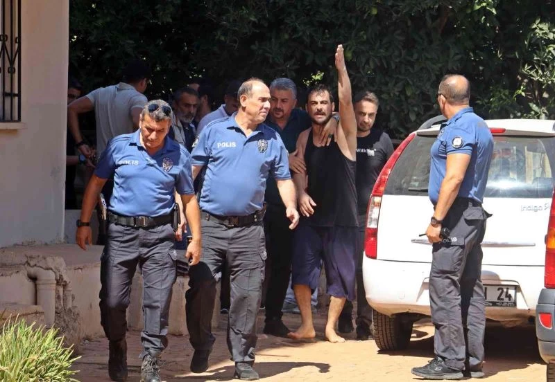 Eşi ve çocuklarını ekmek bıçağıyla rehin aldı, gözaltına alınınca ’Karakola götüre götüre evde bıçak kalmadı