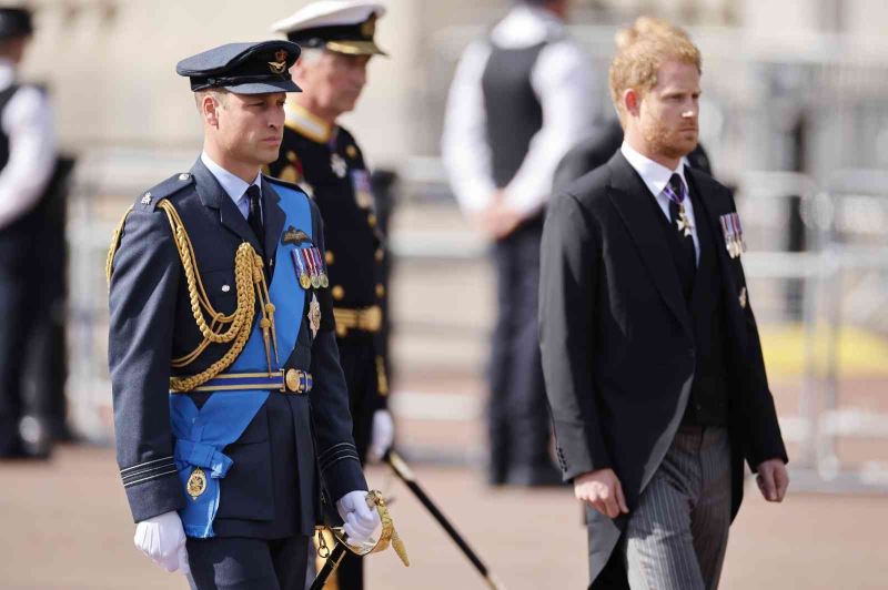 Prens Harry, 2 yıl sonra ilk kez askeri üniforma giyecek
