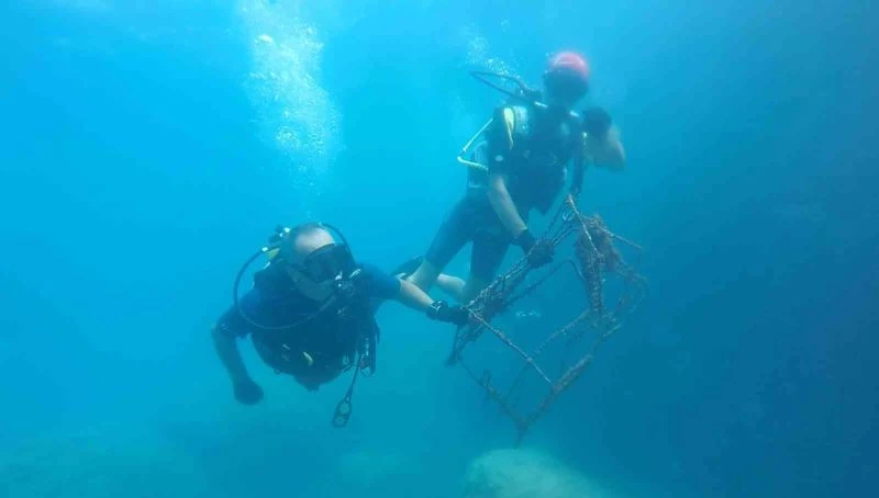 Dünya Temizlik Günü’nde denizden market arabası çıktı
