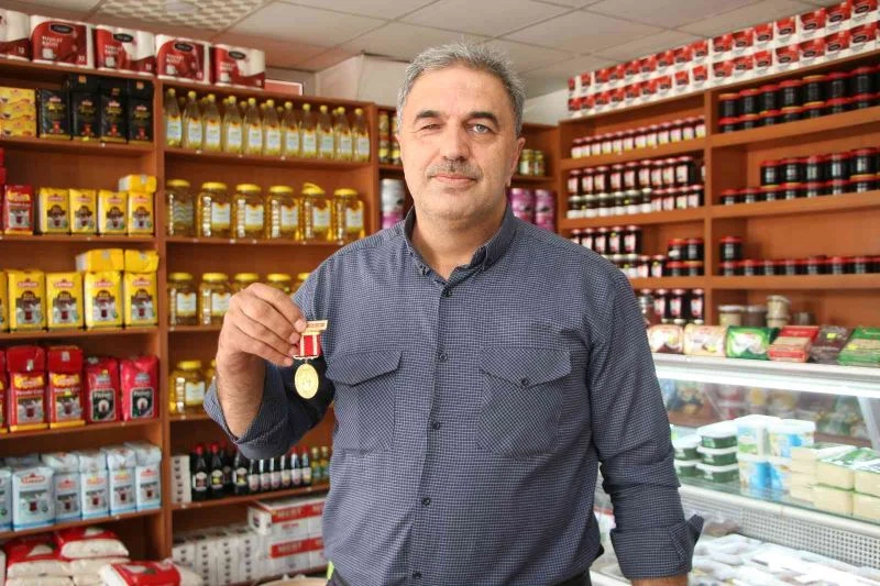 Vatan için gözünü feda eden gazi Saydam; 