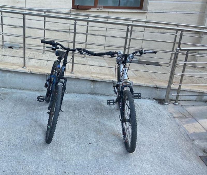 Sancaktepe’de iki farklı yerden bisiklet çalmıştı, polis ekipleri kıskıvrak yakaladı
