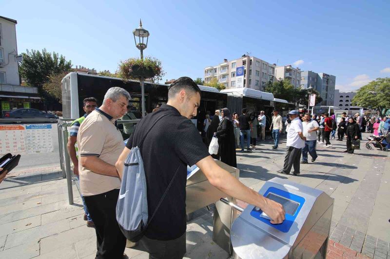 Konya’da yeni üniversite öğrencileri toplu ulaşımdan 10 gün ücretsiz yararlanıyor
