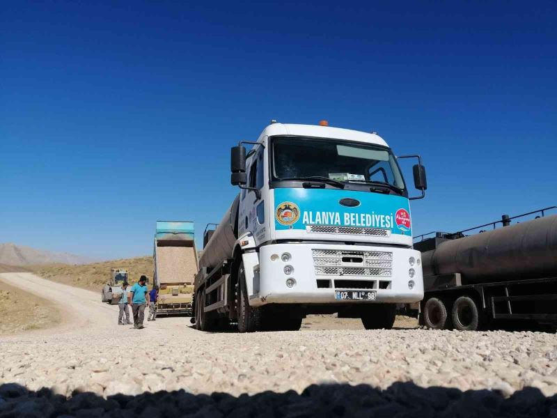 22 kilometrelik yayla yolu asfalt çalışmalarına Payallar Yaylası’ndan başlandı
