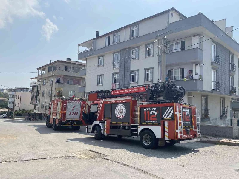 Binanın bacasında çıkan yangın ekipleri harekete geçirdi
