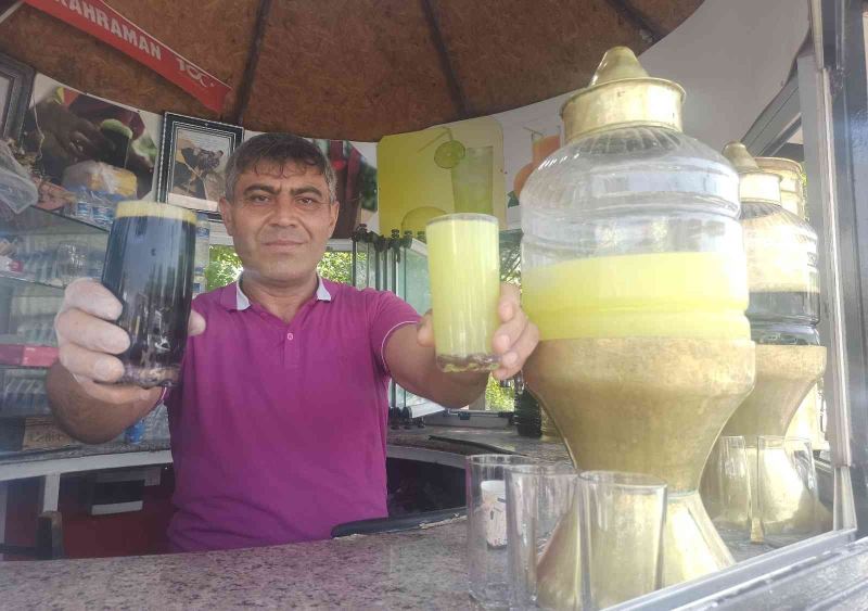 Kahramanmaraşlılar meyan ve reyhan şerbeti ile serinliyor